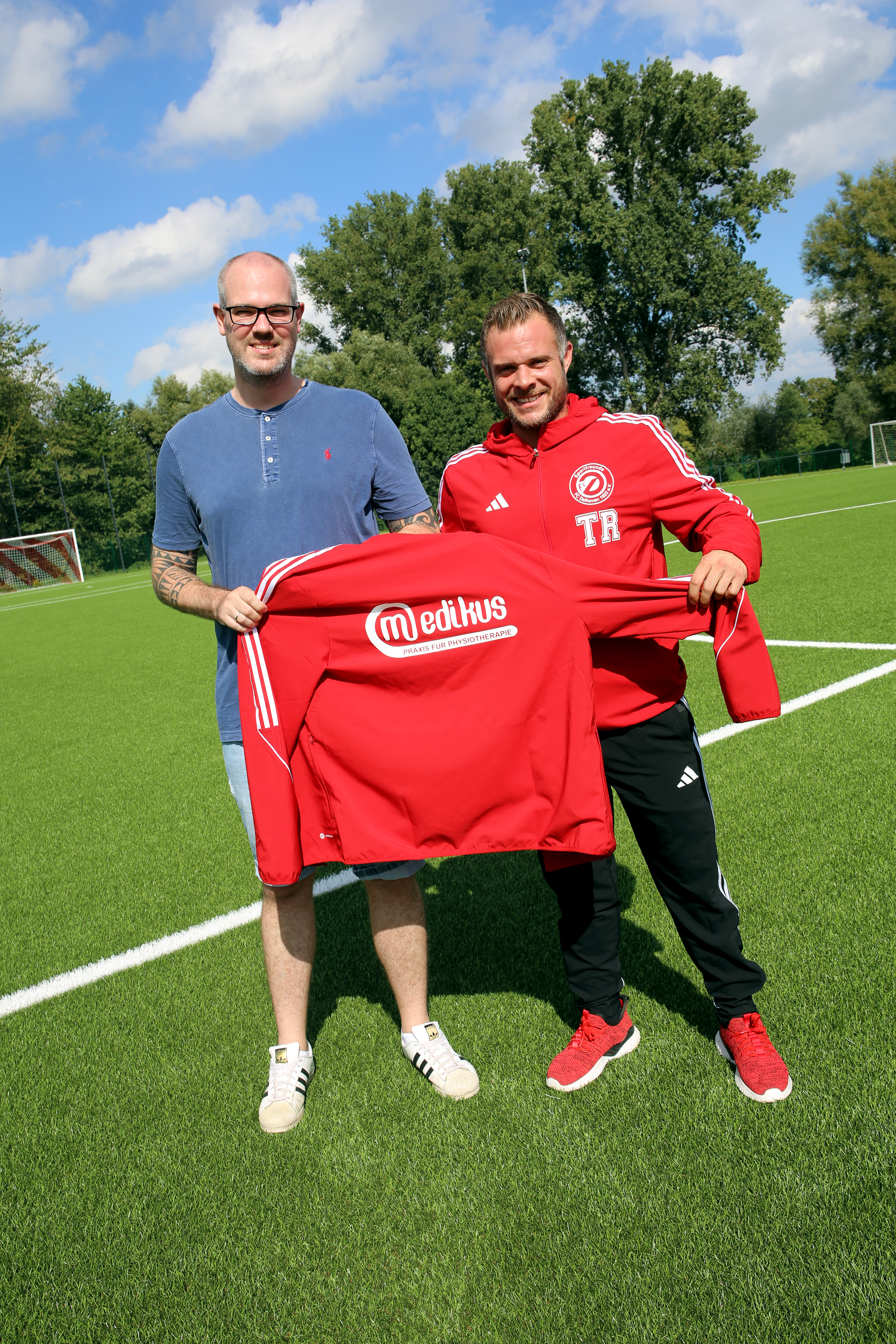 Physiotherapie „Medikus“ unterstützt den FC Delhoven
